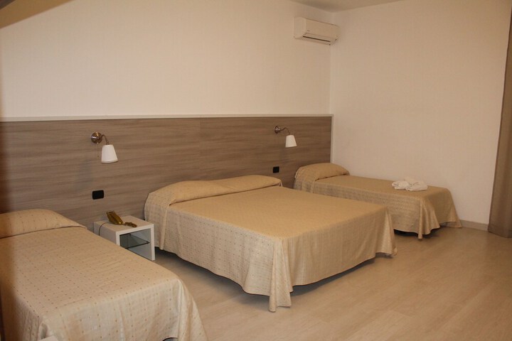 Room 5 of 60