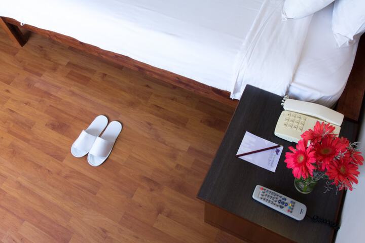 Room 4 of 10