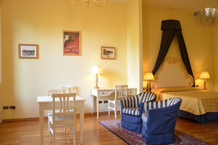 Dining Photos