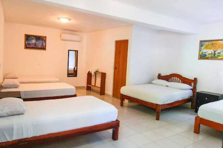 Room 4 of 12