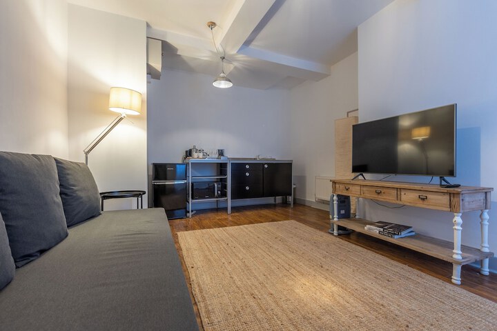Room 35 of 73