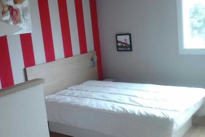 Room 9 of 24