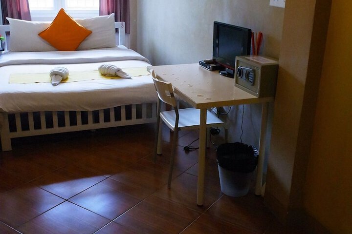 Room 8 of 48