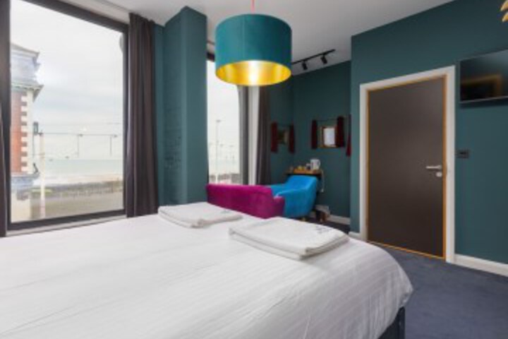 Room 17 of 109