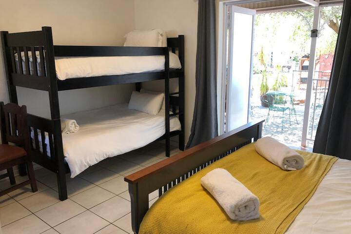 Room 4 of 61