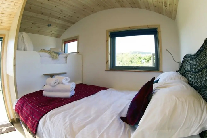 Room 12 of 12