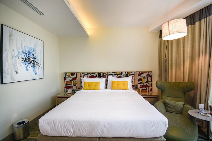 Room 22 of 99