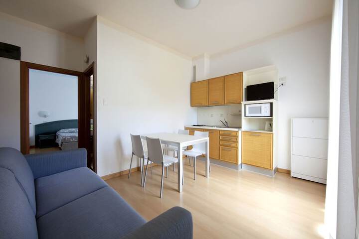 Room 8 of 36
