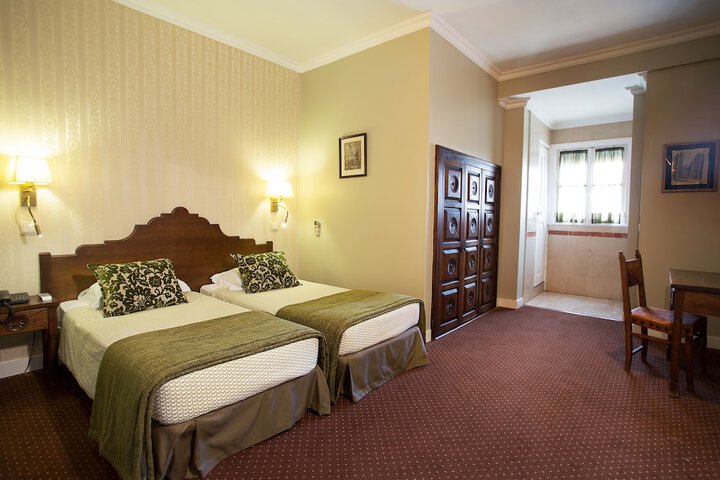 Room 15 of 48