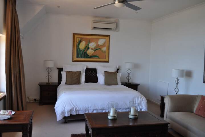 Room 3 of 109