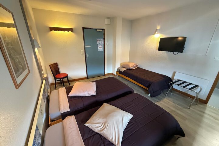 Room 10 of 24