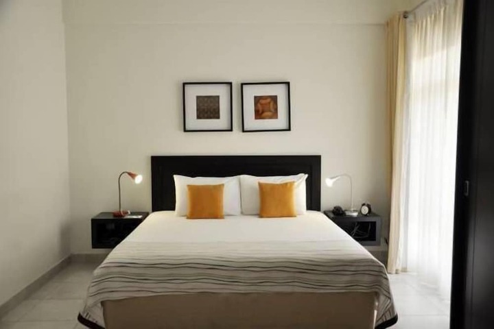 Room 16 of 48