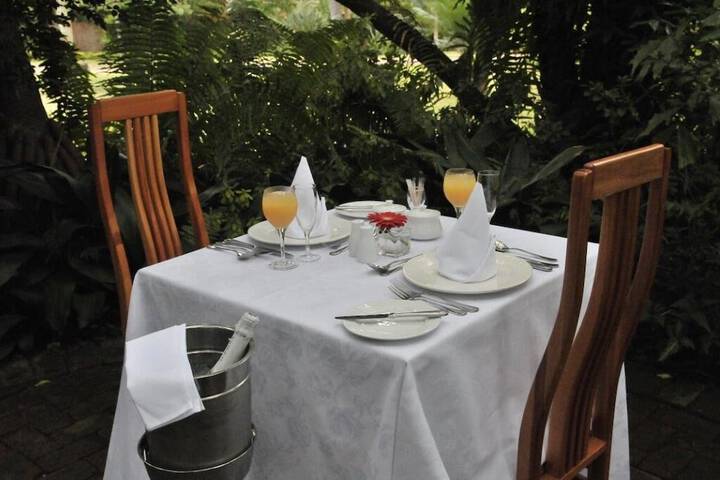 Dining 82 of 93