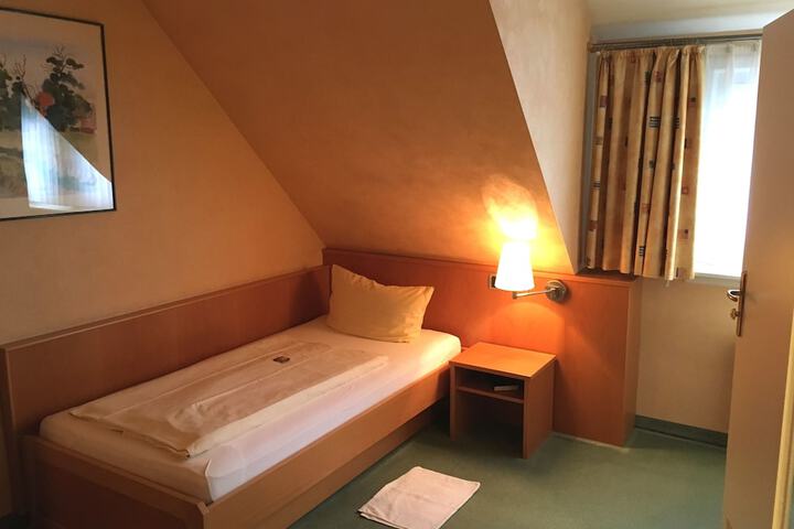 Room 2 of 26