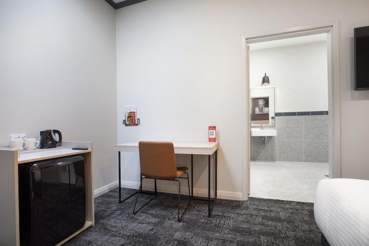 Room 6 of 62