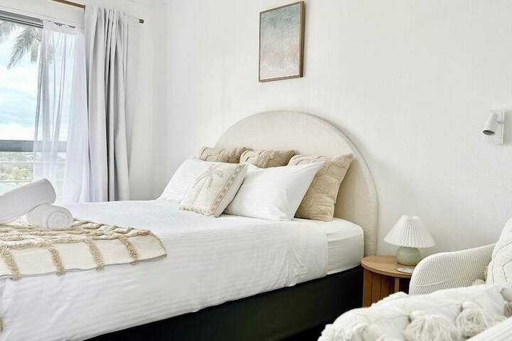 Photo of Mollymook Ocean View Motel - Welcoming Guests 18 Years and Older