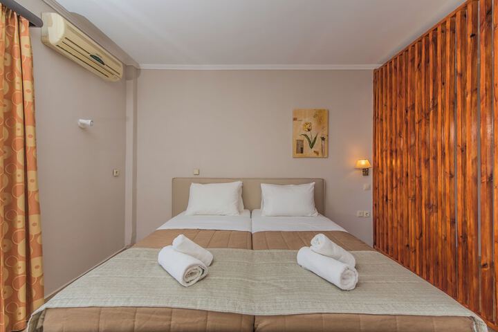 Room 7 of 42