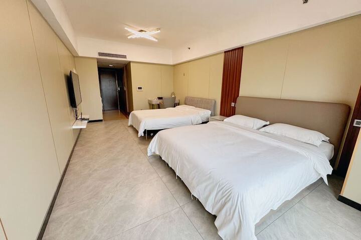 Room 16 of 28