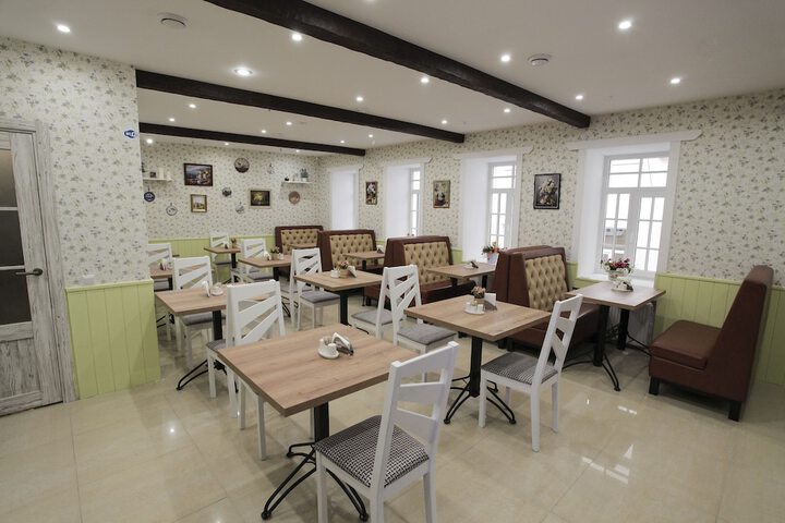 Dining 1 of 26