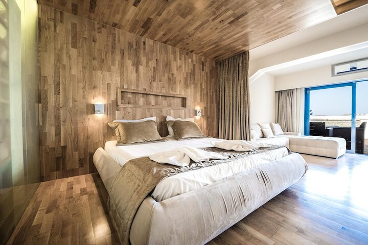 Room 10 of 72