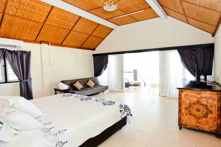 Room 4 of 53