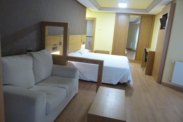 Room 8 of 51