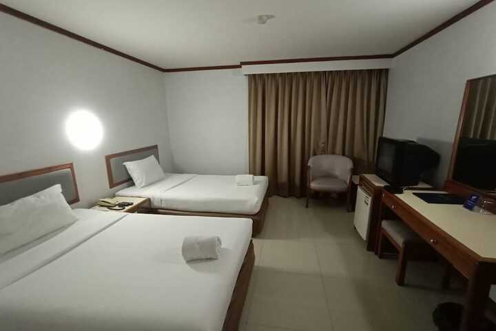 Room 67 of 143