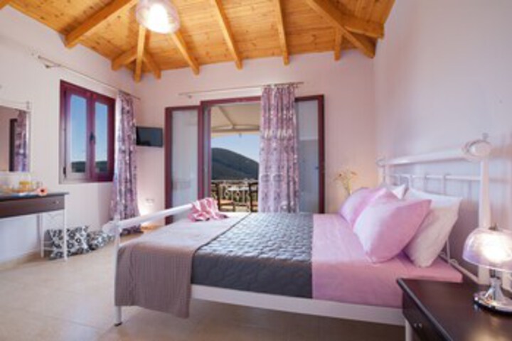 Room 8 of 22