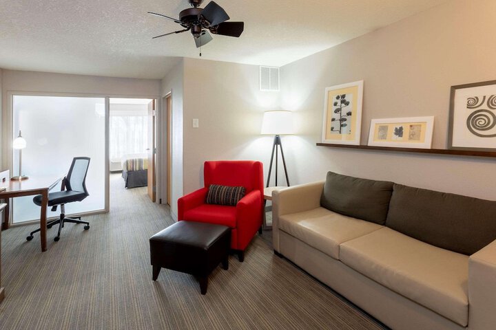 1 King Bed Suite (12 of 13)