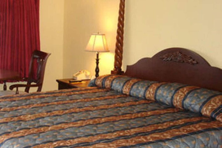 1 King Bed (1 of 5)