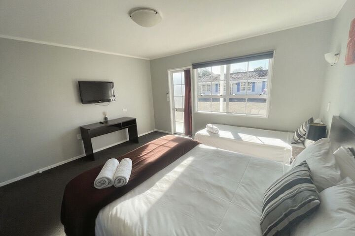 Room 12 of 65