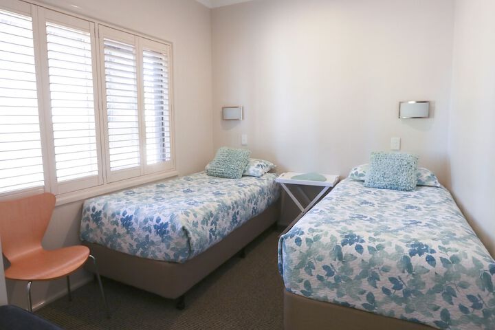 Room 10 of 76