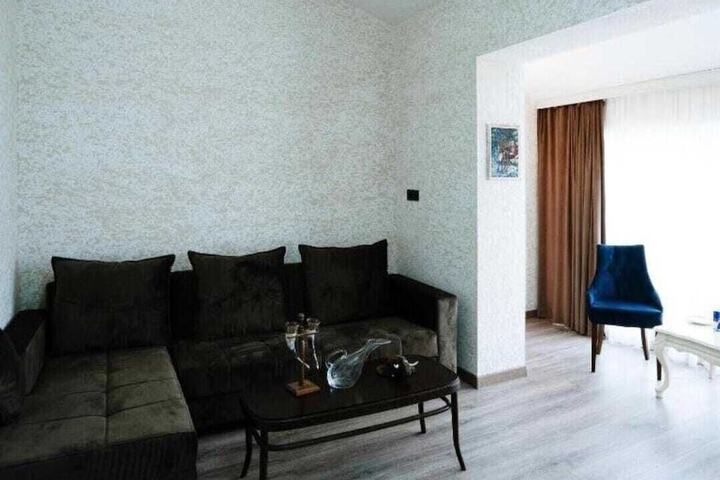 Room 11 of 26