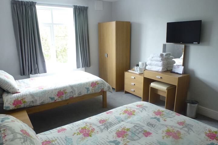 Room 3 of 37
