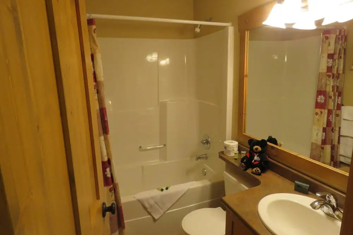 Room 8 of 13