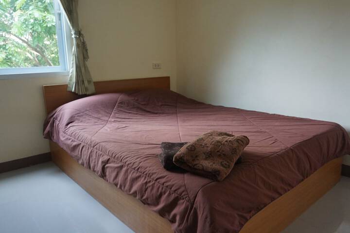 Room 13 of 16