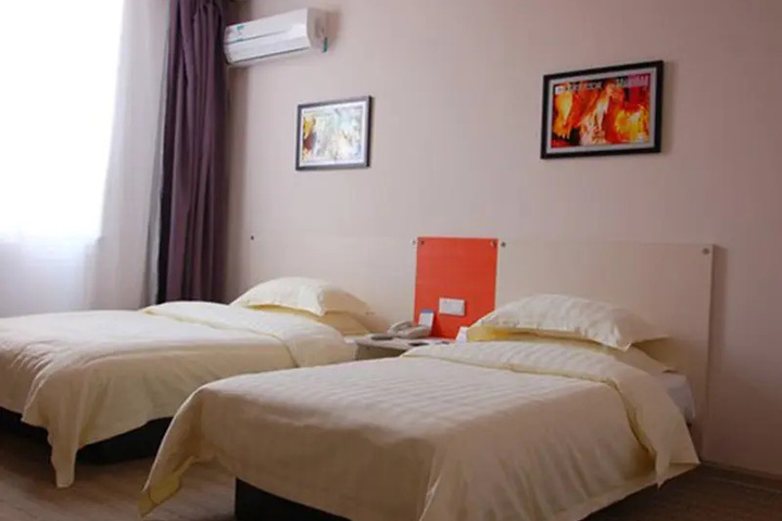 Room 2 of 7