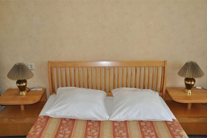 Room 2 of 23