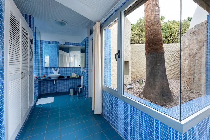 Bathroom Interior Photo