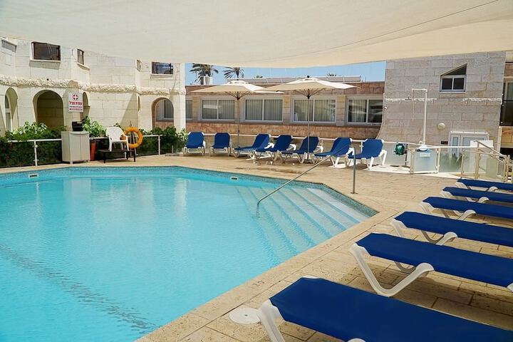 Pool 35 of 64