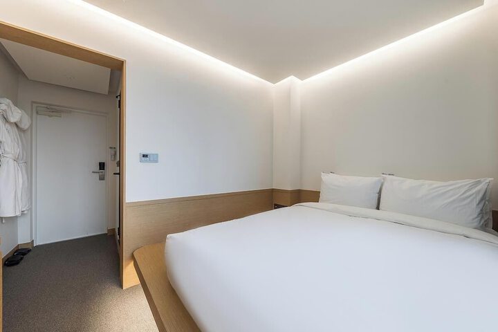 Room 9 of 45