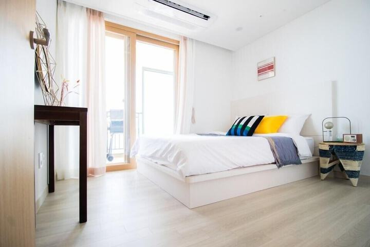 Room 11 of 29