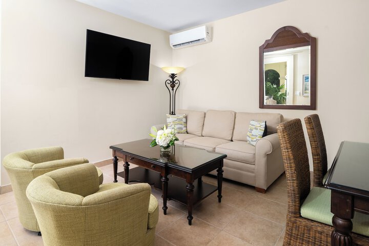 Room 32 of 209