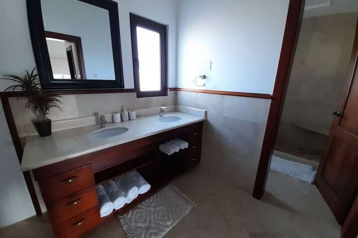 Room 116 of 171