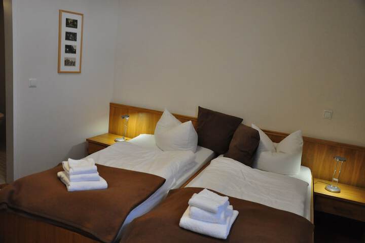 Room 7 of 27