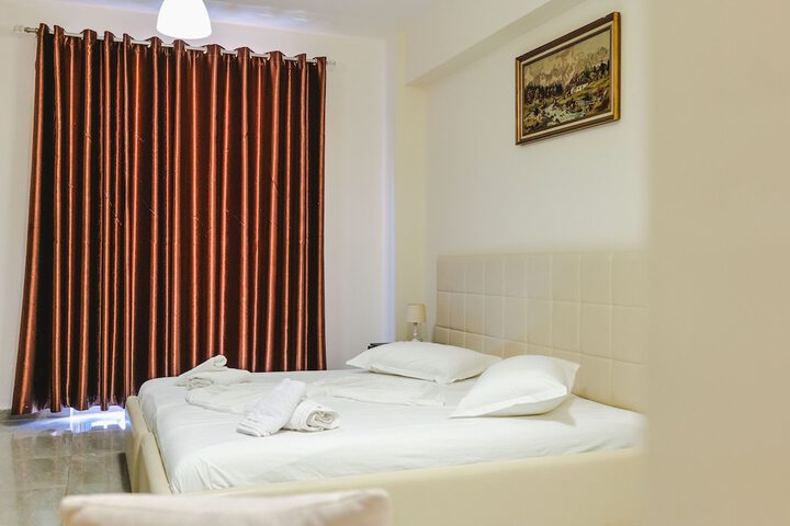 Room 14 of 84