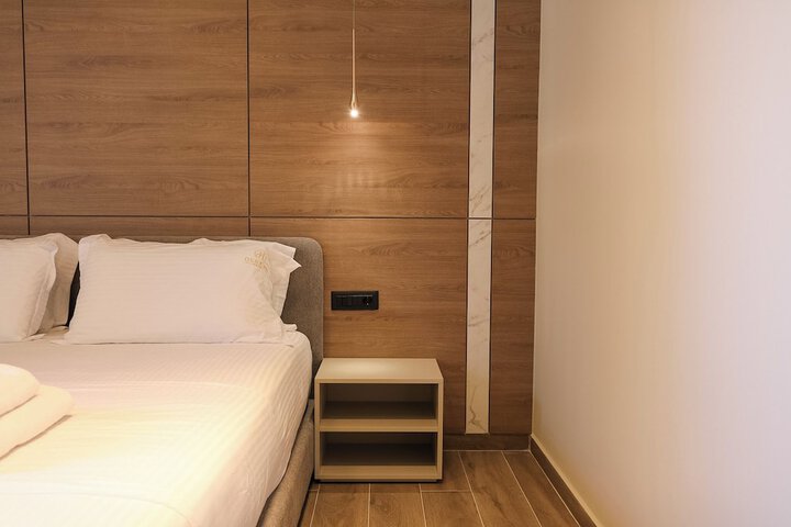 Room 85 of 165