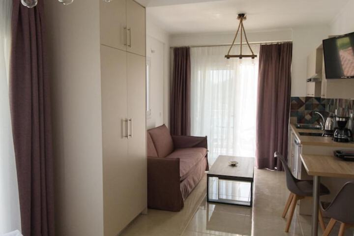 Room 9 of 34