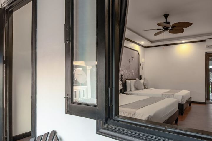 Room 15 of 60