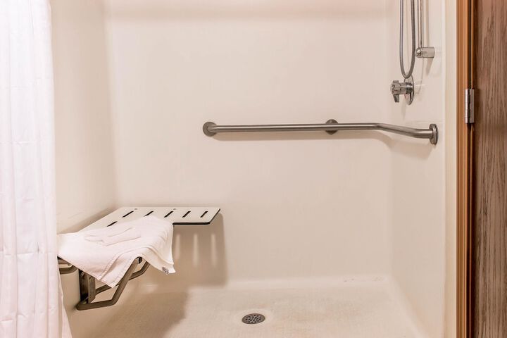 1 King Bed Suite Accessible (14 of 20)